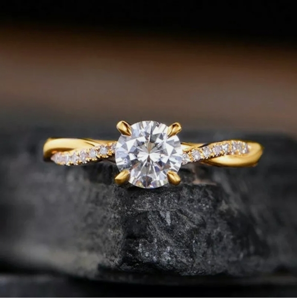 Jewelry - New Gorgeous 18K Yellow Gold Plated Ring